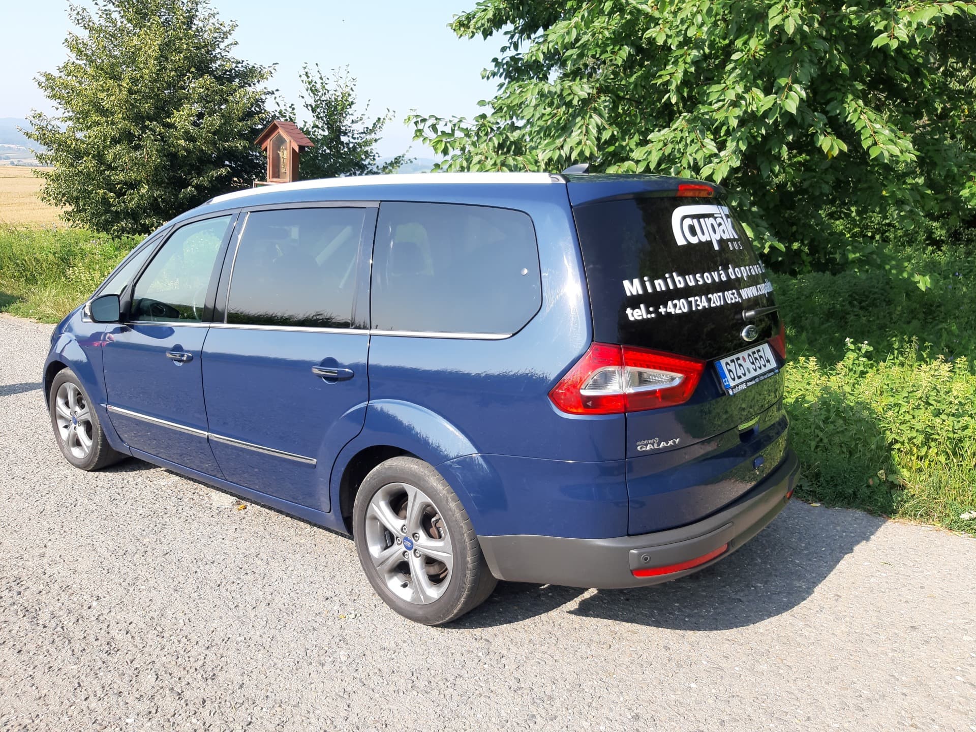 Ford Galaxy z boku