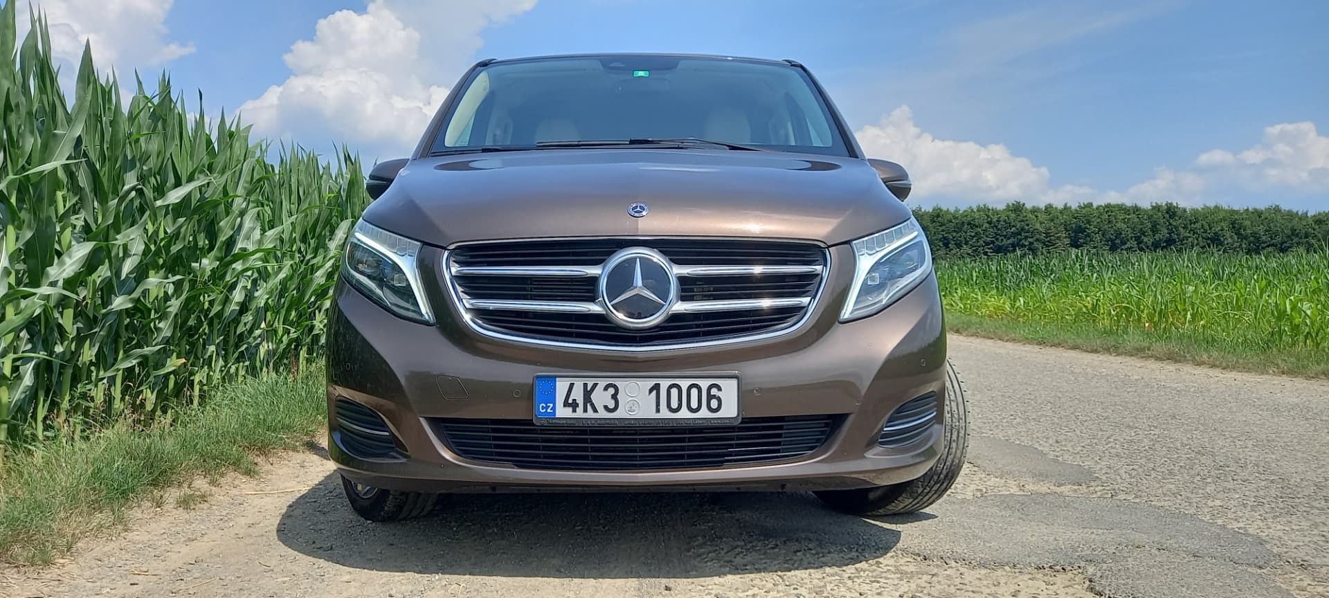 Mercedes-Benz V250 – bok